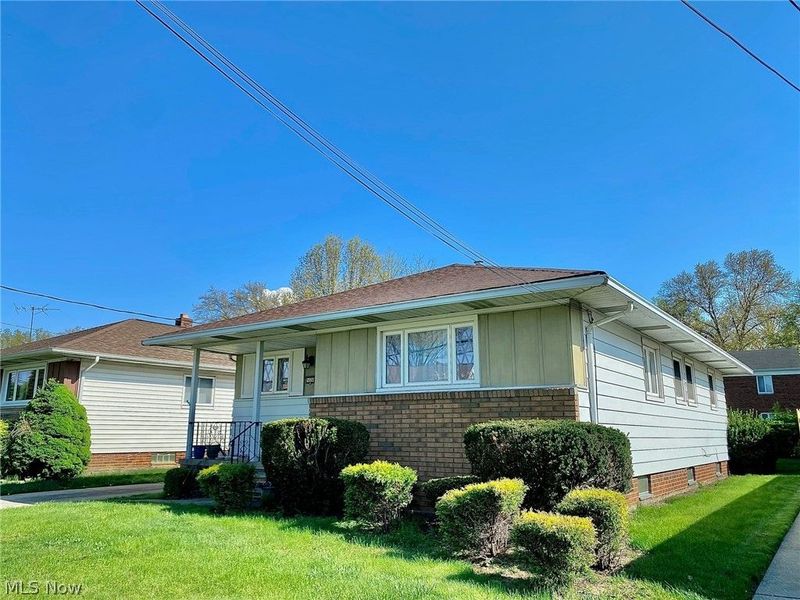 24350 Stephen Avenue, Euclid, OH 44123 Photo 2