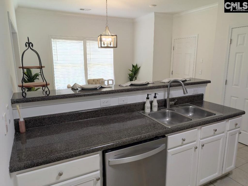 633 Chaterelle Way Photo 17