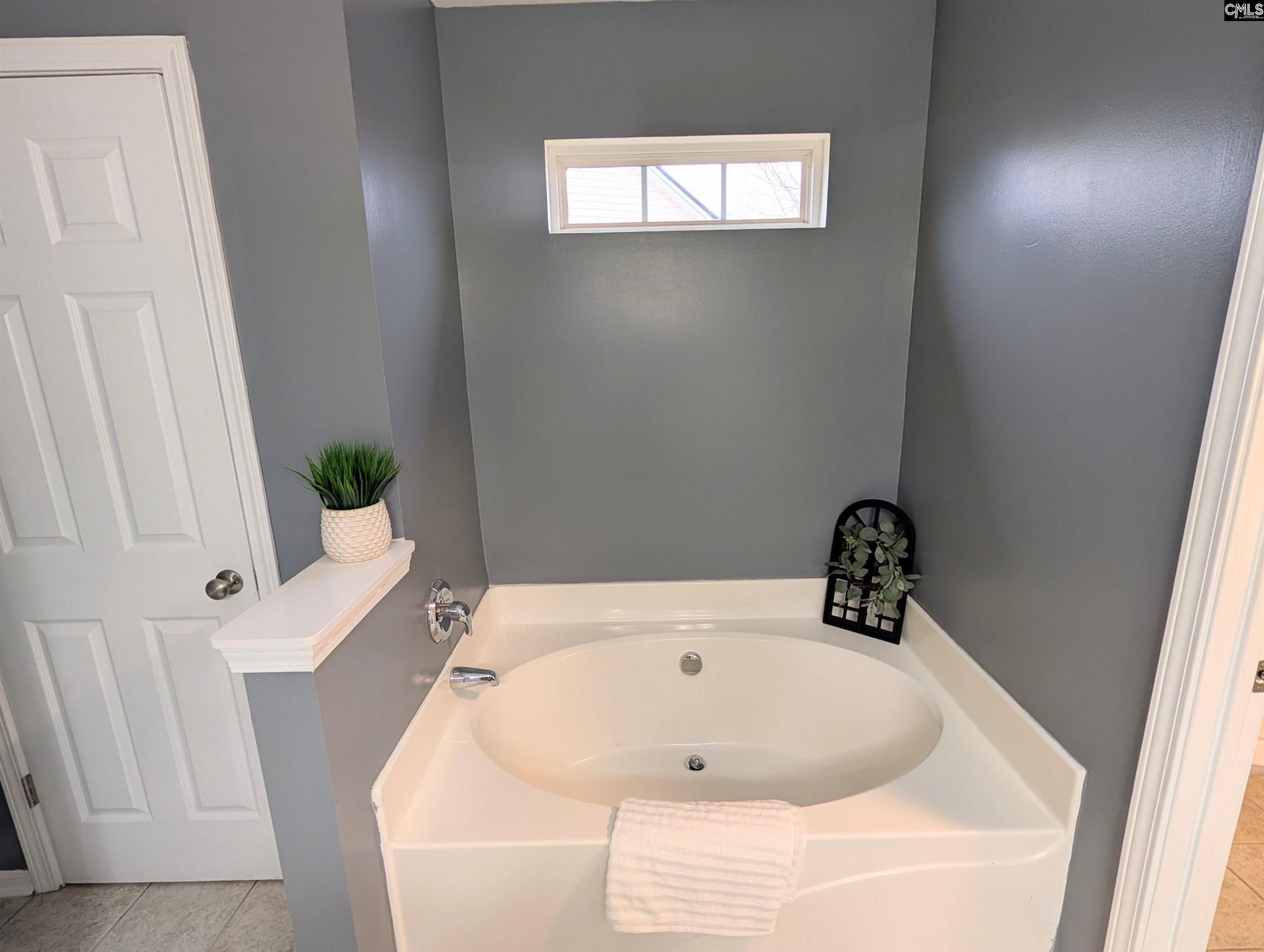 633 Chaterelle Way  Photo 32