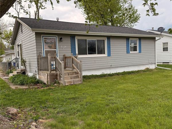 2604 E Avenue NW, Cedar Rapids, IA 52405