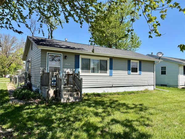 2604 E Avenue NW, Cedar Rapids, IA 52405