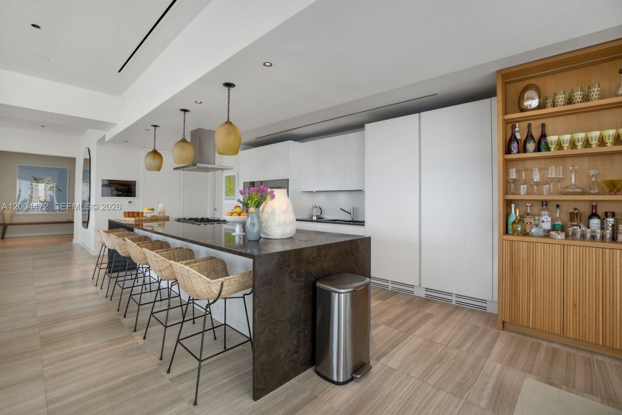 4701 N Meridian Ave , Unit 627, Miami Beach, FL 33140 Photo