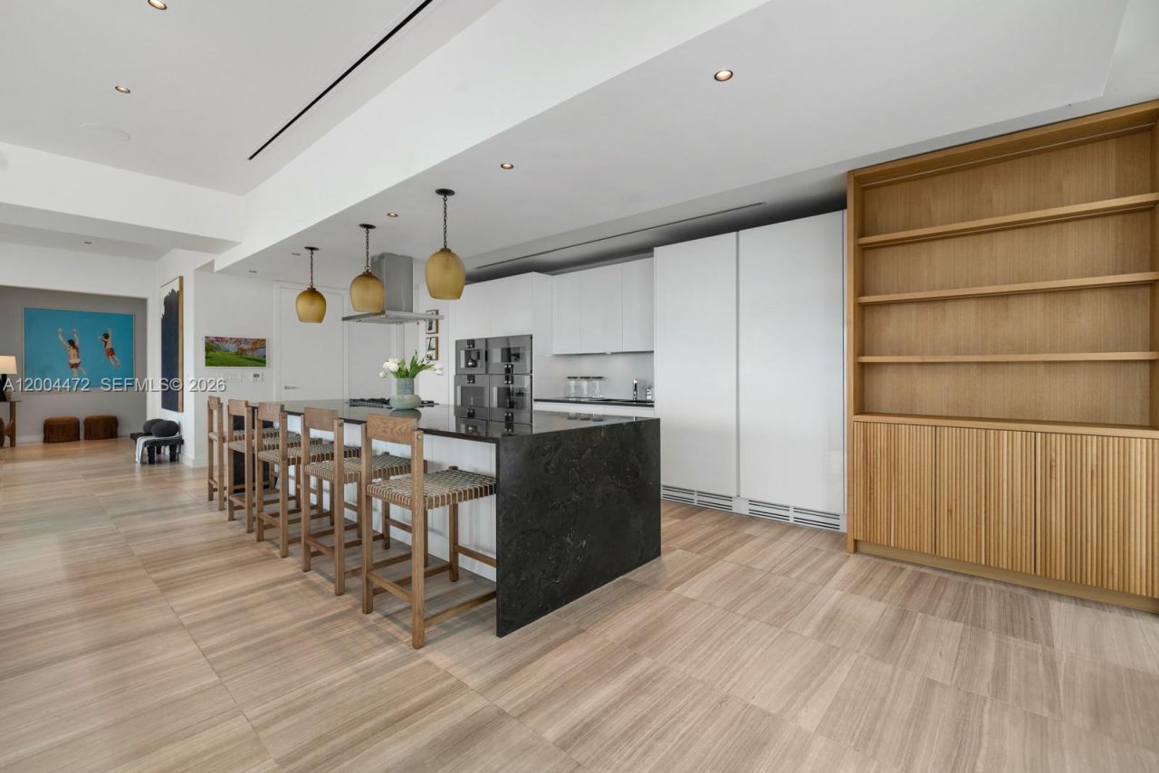 4701 N Meridian Ave, Unit 627, Miami Beach, FL 33140 Photo