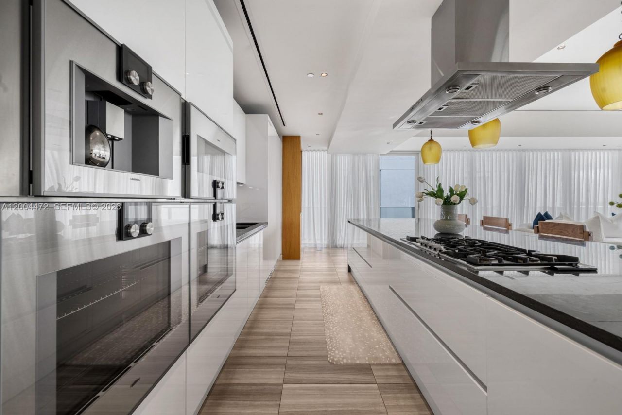 4701 N Meridian Ave, Unit 627, Miami Beach, FL 33140 Photo