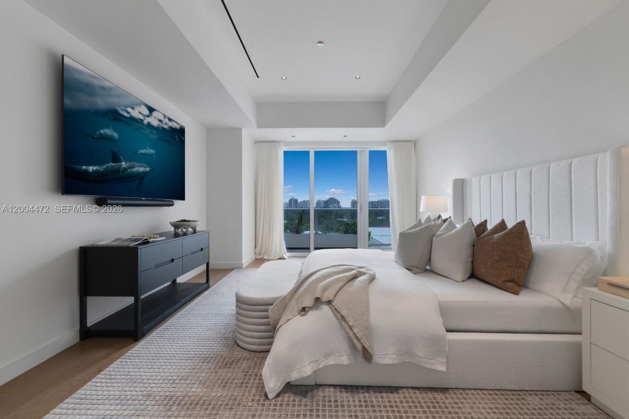 4701 N Meridian Ave, Unit 627, Miami Beach, FL 33140 Photo