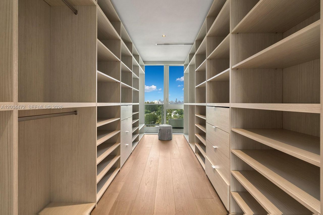 4701 N Meridian Ave, Unit 627, Miami Beach, FL 33140 Photo
