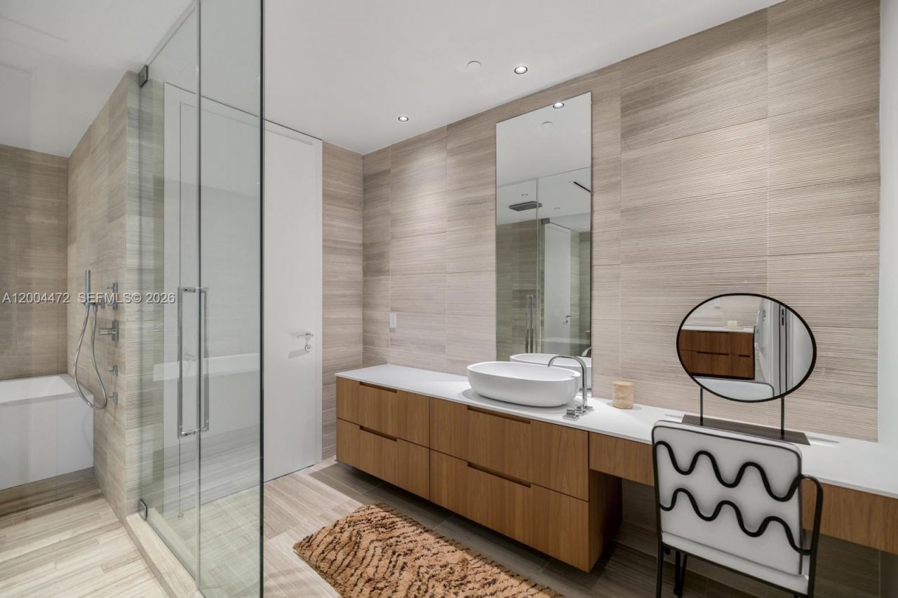 4701 N Meridian Ave , Unit 627, Miami Beach, FL 33140 Photo