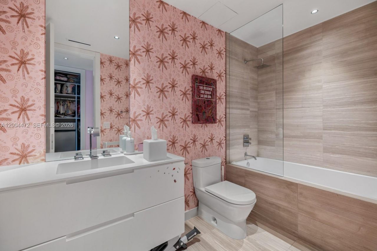 4701 N Meridian Ave , Unit 627, Miami Beach, FL 33140 Photo