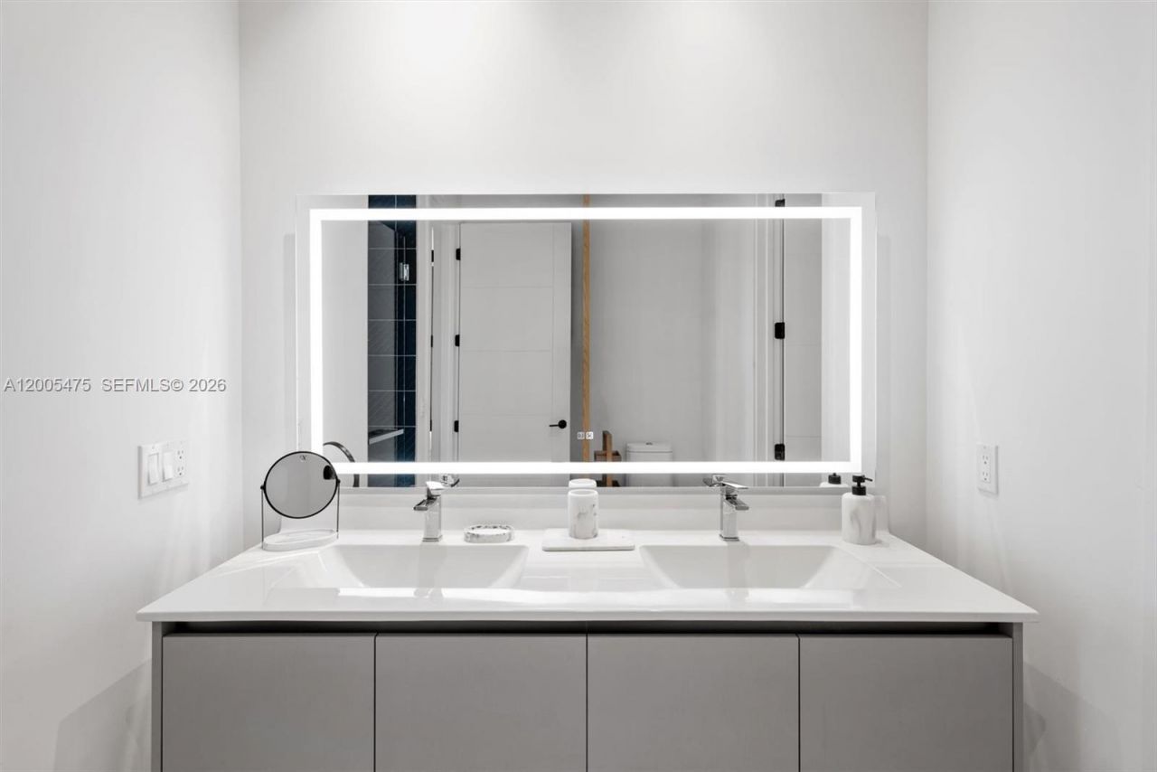 1030 15th St , Unit 300, Miami Beach, FL 33139 Photo