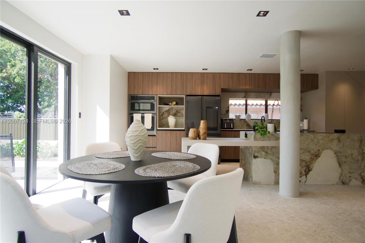 1820 SW 10th St, Miami, FL 33135 Photo