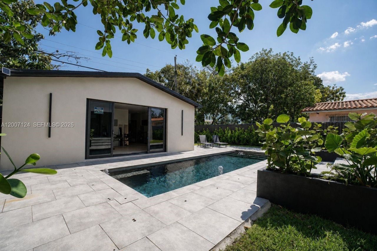 1820 SW 10th St, Miami, FL 33135 Photo