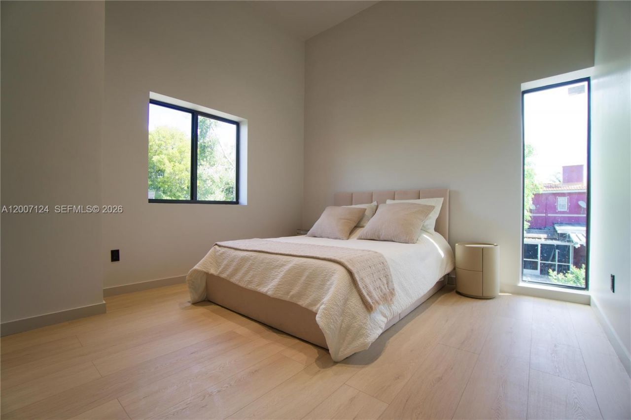 1820 SW 10th St, Miami, FL 33135 Photo