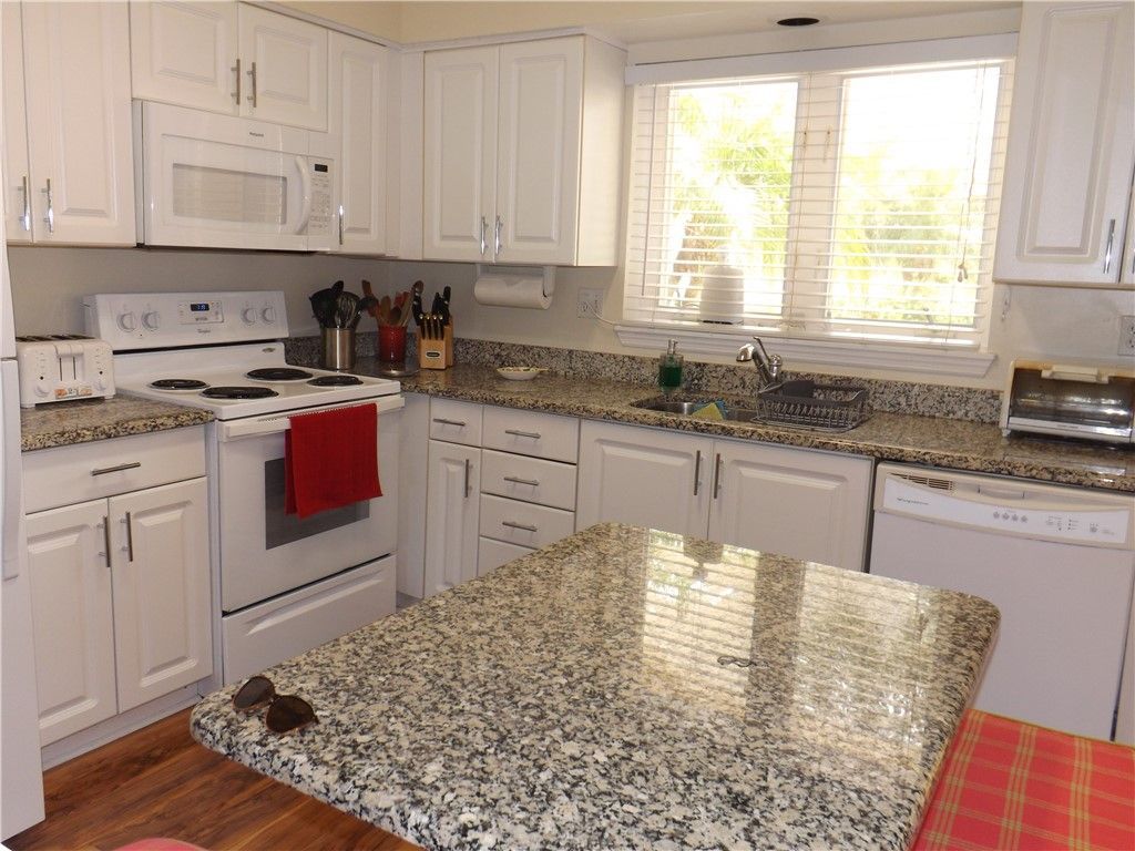 5060 Harmony Circle, Unit 105, Vero Beach, FL 32967 Photo