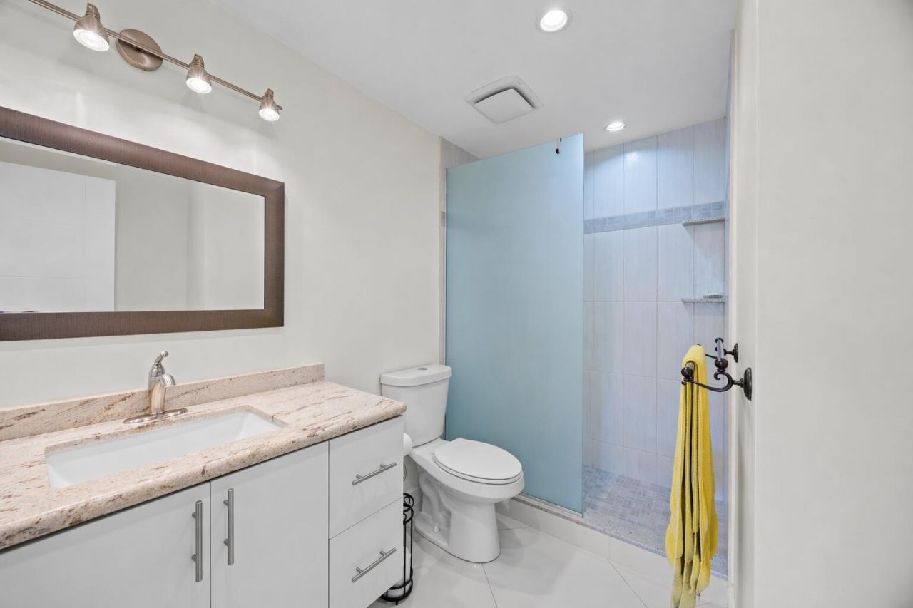 300 Diplomat Parkway, Unit 317, Hallandale Beach, FL 33009 Photo
