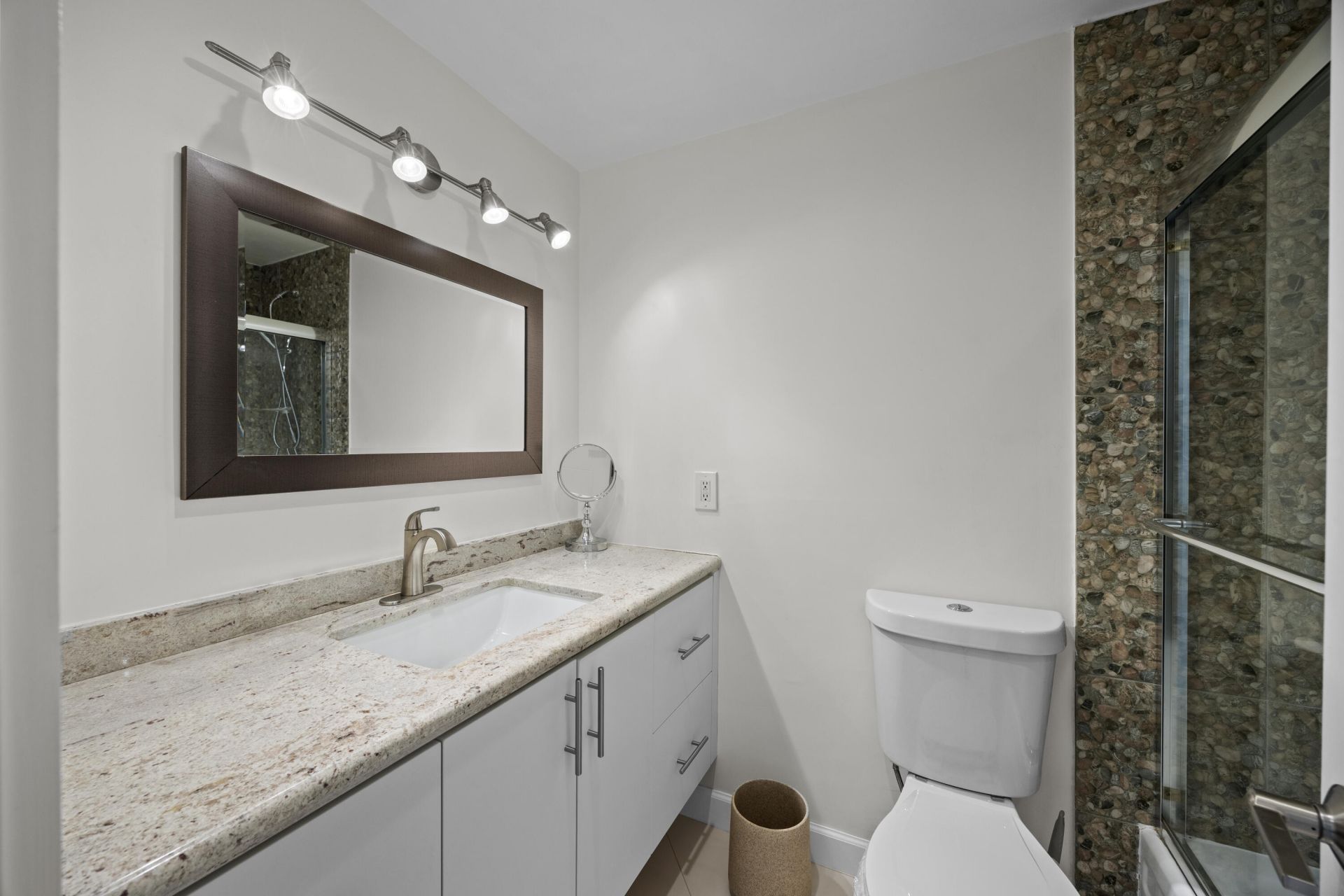 300 Diplomat Parkway, Unit 317, Hallandale Beach, FL 33009 Photo