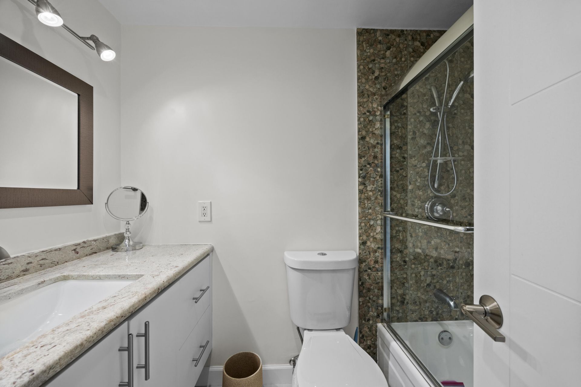 300 Diplomat Parkway, Unit 317, Hallandale Beach, FL 33009 Photo
