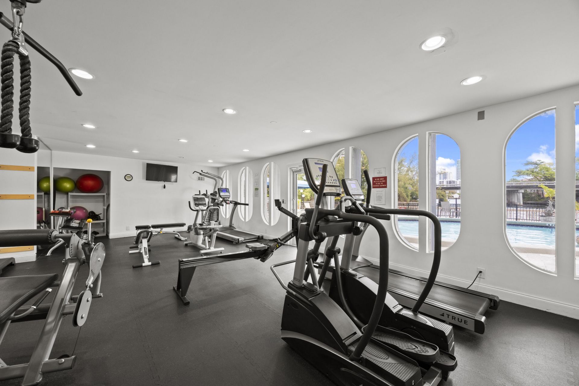 300 Diplomat Parkway, Unit 317, Hallandale Beach, FL 33009 Photo