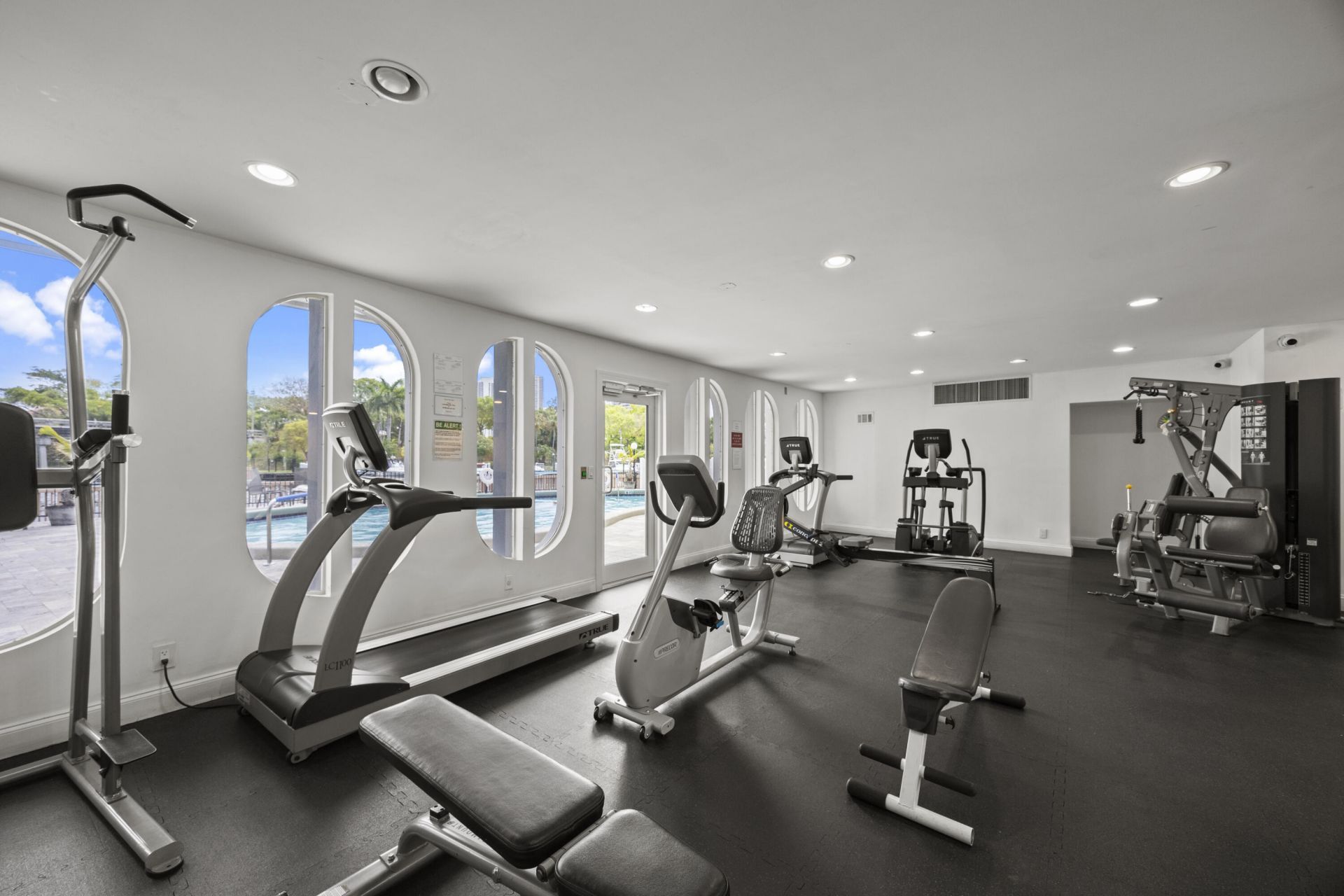 300 Diplomat Parkway, Unit 317, Hallandale Beach, FL 33009 Photo