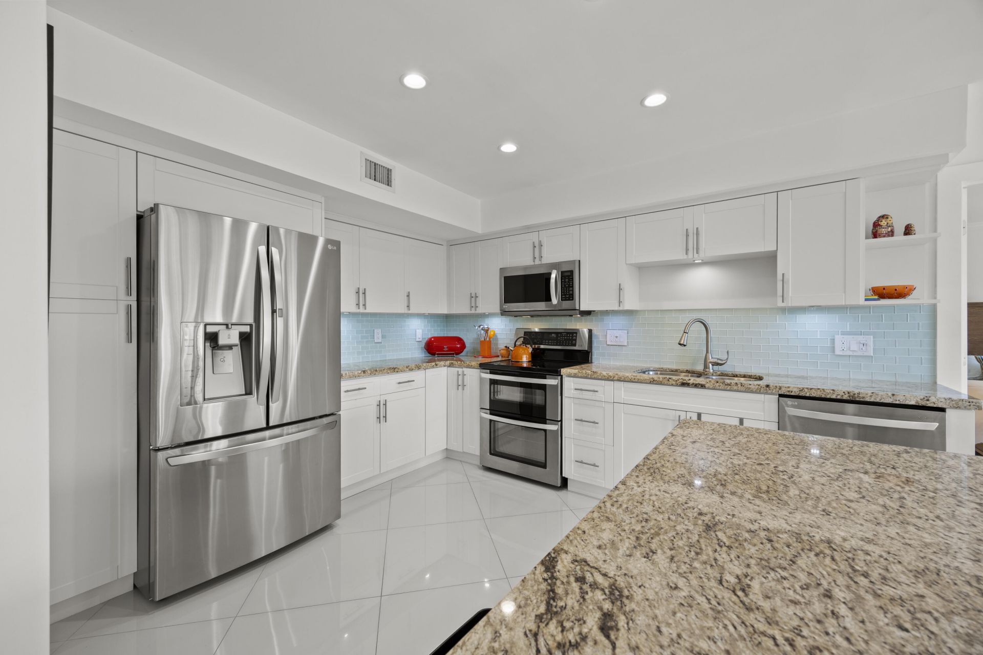 300 Diplomat Parkway, Unit 317, Hallandale Beach, FL 33009 Photo