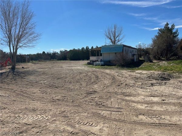 1300 W Windsong Lane , Pahrump, NV 89048