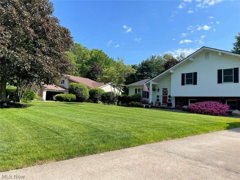 229 Old Oak Drive, Cortland, OH 44410 Photo 2