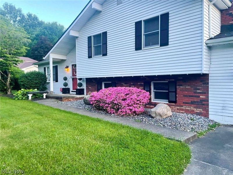 229 Old Oak Drive, Cortland, OH 44410 Photo 3