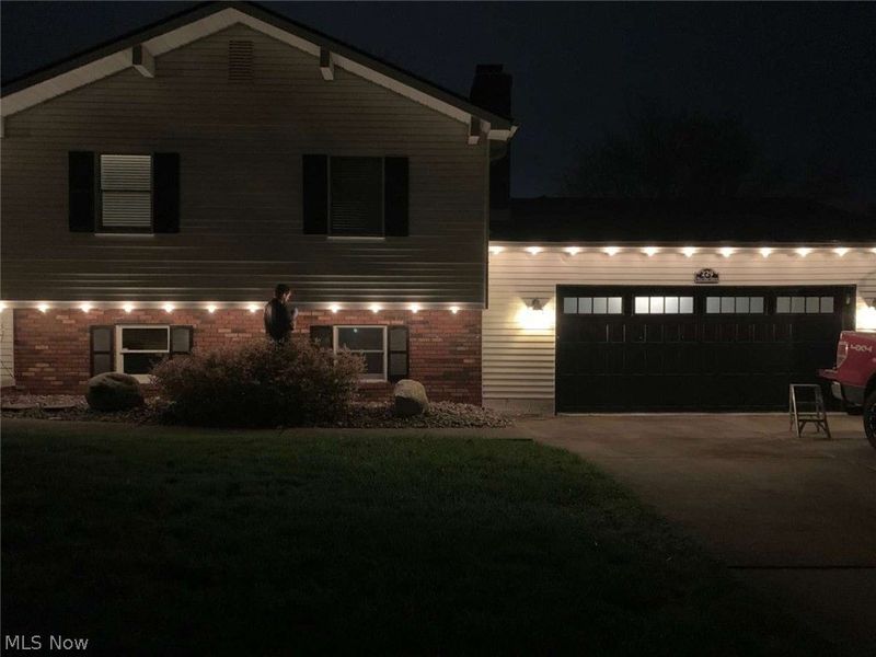 229 Old Oak Drive, Cortland, OH 44410 Photo 9