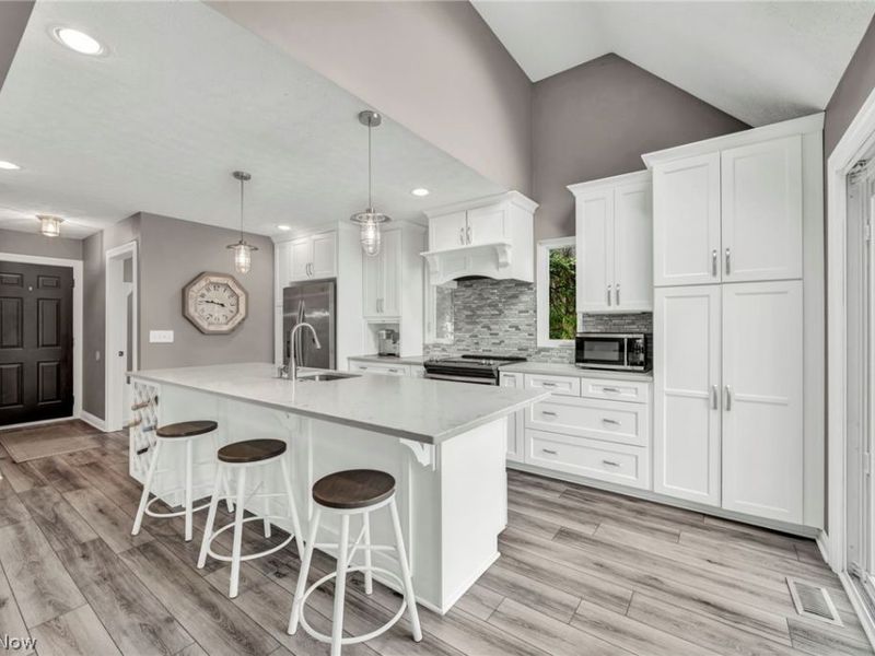 188 W Sturbridge Drive, Medina, OH 44256 Photo 9