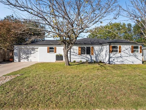 1318 W Water Street, Weatherford, TX 76086