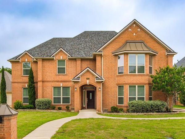 2813 Mesa Court, Hurst, TX 76054