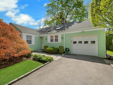 9 Leslie Place, New Rochelle, NY 10804