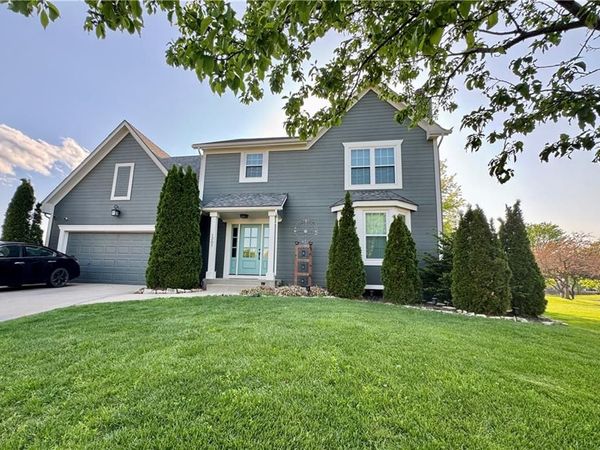 1207 N 1st Street, Louisburg, KS 66053