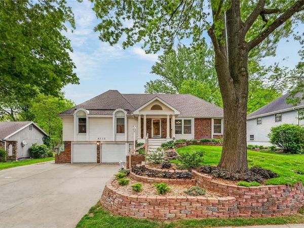 6713 N Garfield Avenue, Gladstone, MO 64118