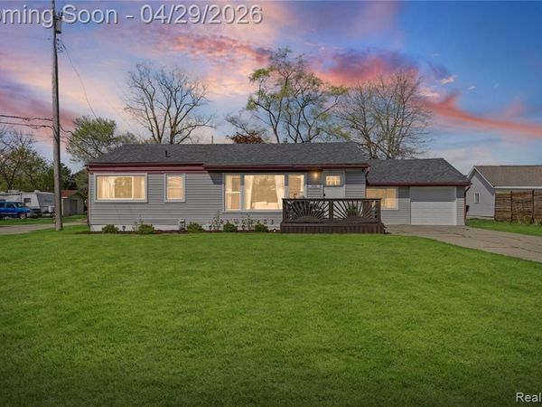 34585 Koch Avenue, Sterling Heights, MI 48310