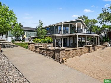 17313 Yucca Circle, Bellevue, NE 68123