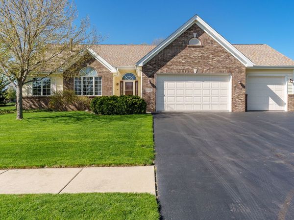 6112 Windflower Way , Roscoe, IL 61073