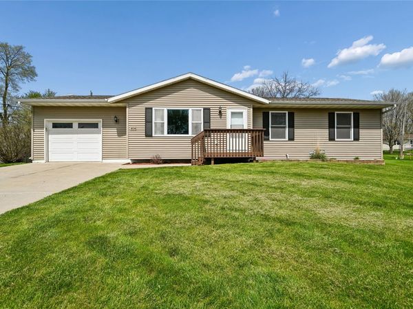 404 Kelley Court, Springville, IA 52336