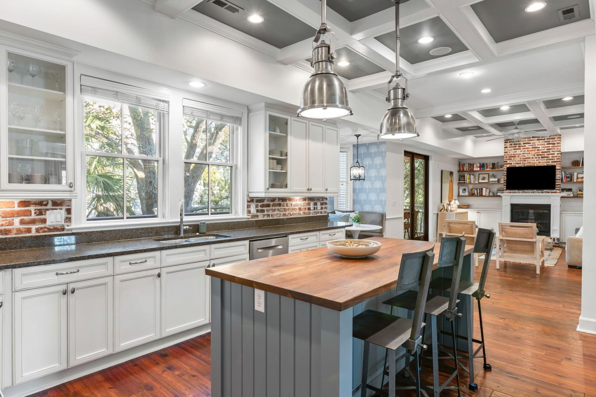 7 William Street Photo 16