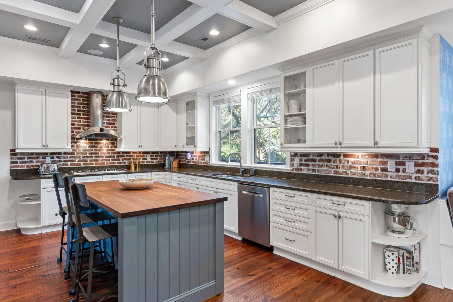 7 William Street Photo 17