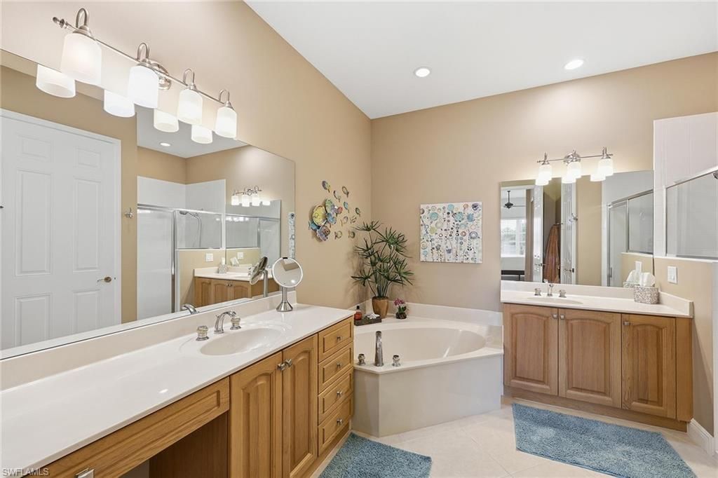 9243 Tesoro Ln, Unit 2, Naples, FL 34114 Photo