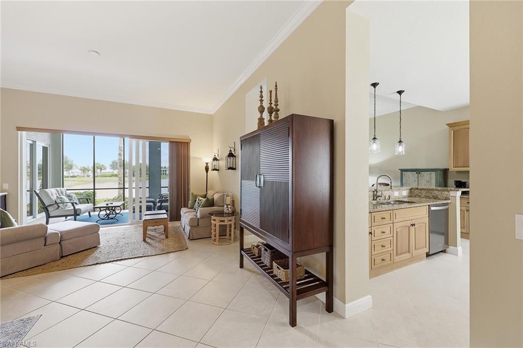 9243 Tesoro Ln, Unit 2, Naples, FL 34114 Photo