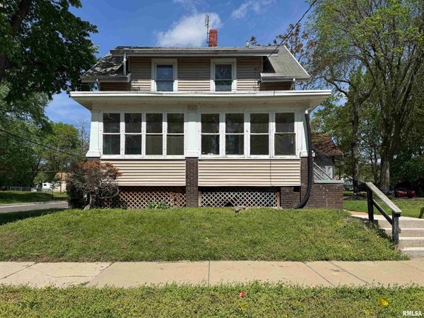 1501 NE MADISON Avenue, Peoria, IL 61603