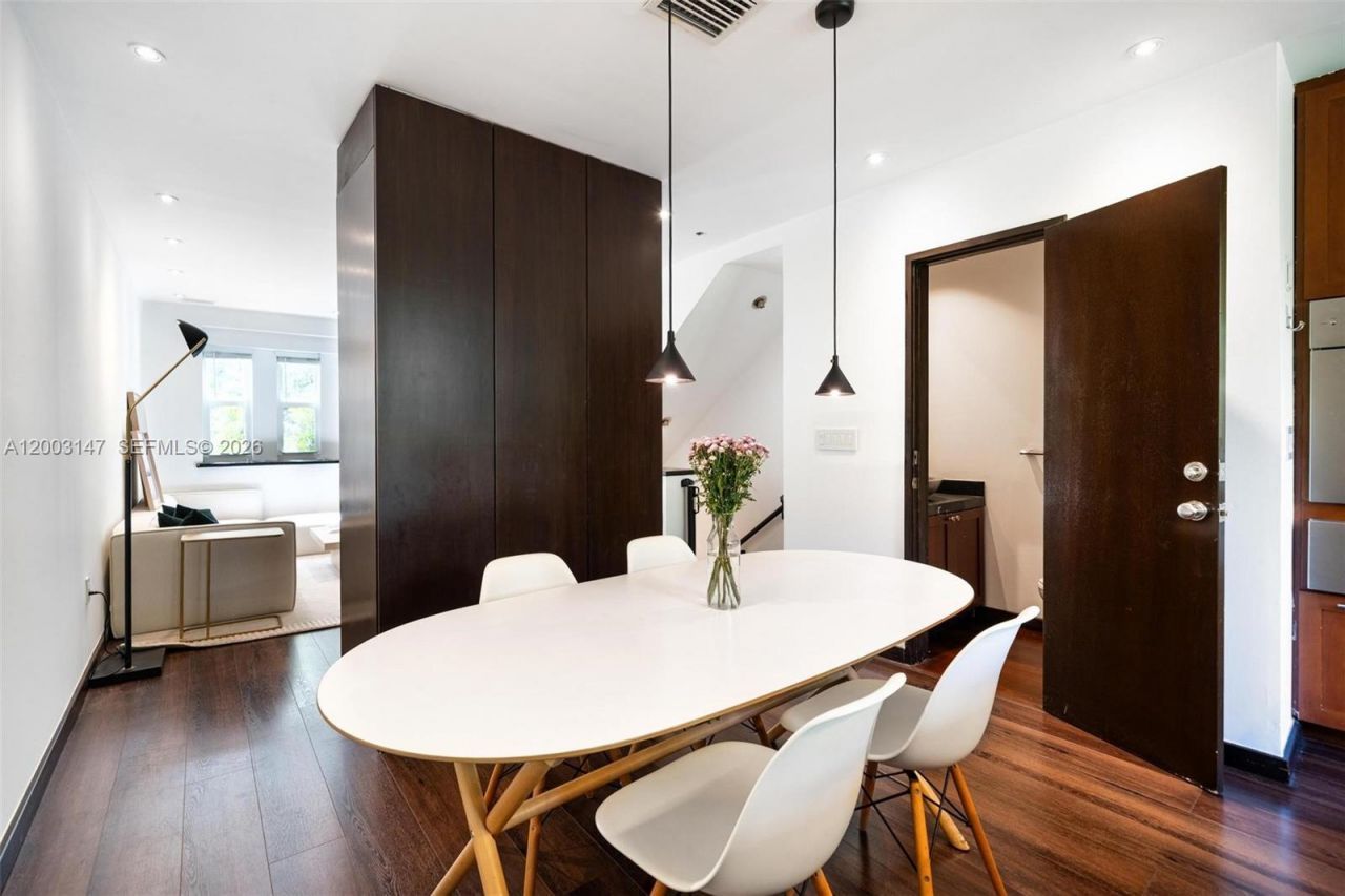 3021 Virginia St, Unit 11, Miami, FL 33133 Photo