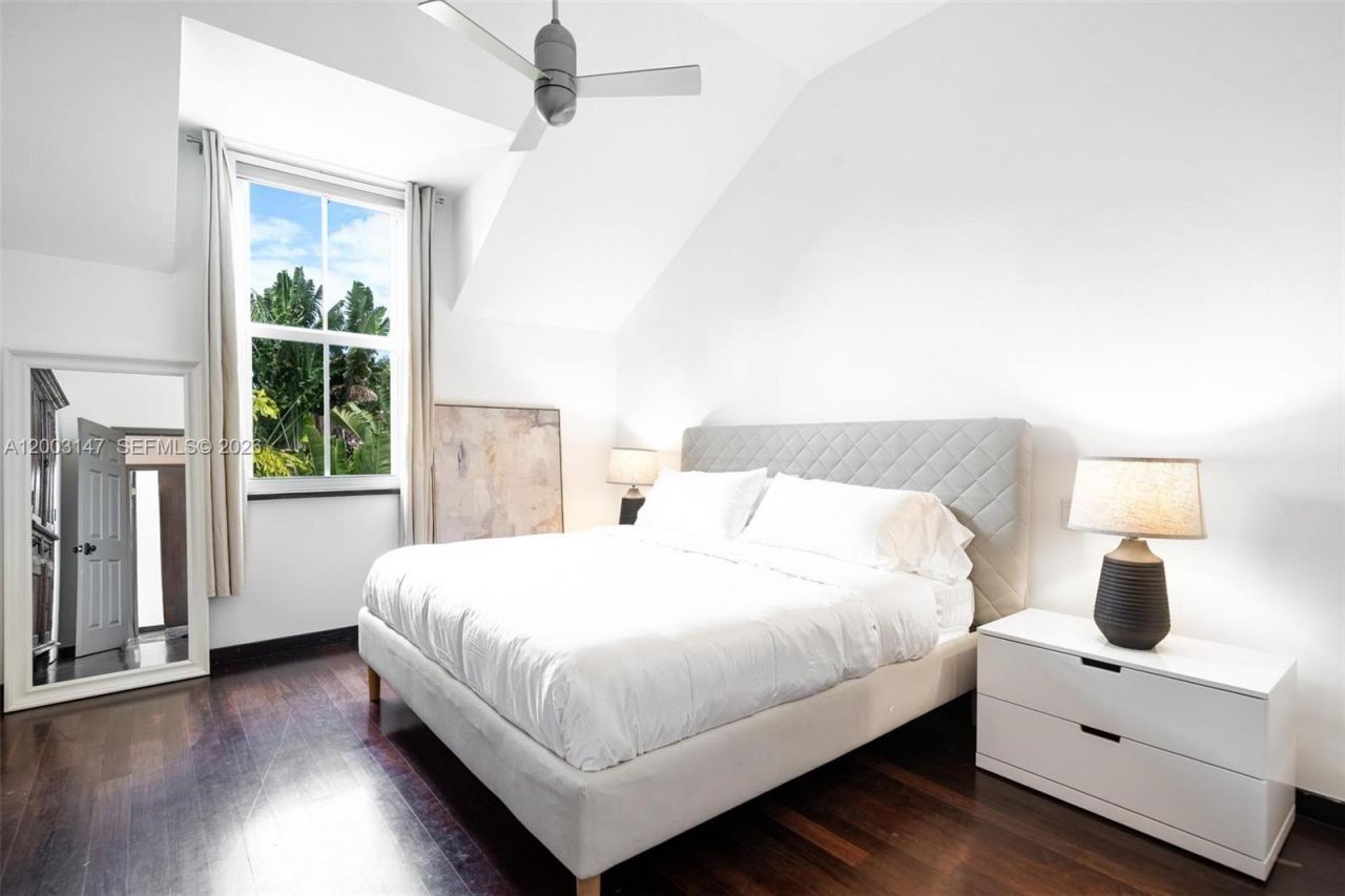 3021 Virginia St, Unit 11, Miami, FL 33133 Photo