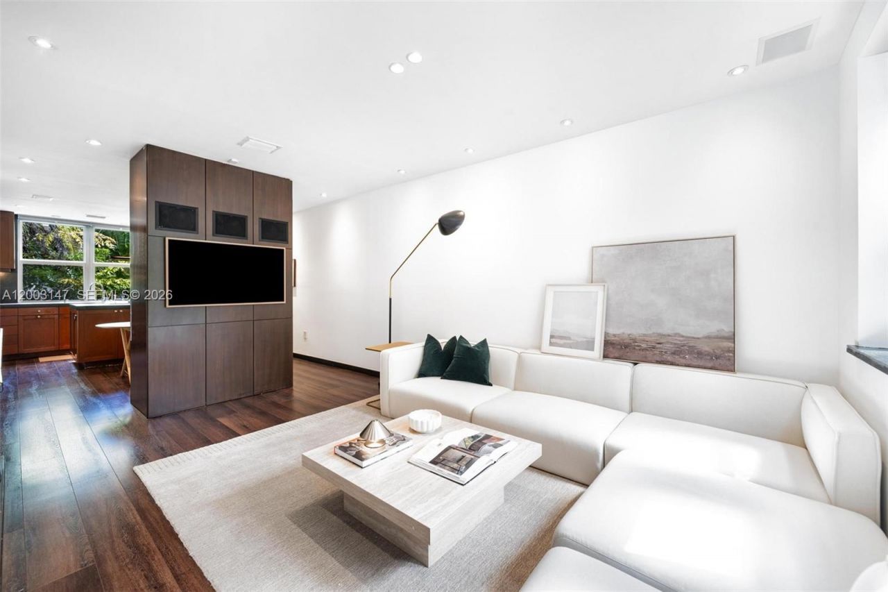 3021 Virginia St, Unit 11, Miami, FL 33133 Photo
