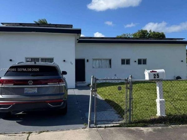 25 NW 193rd St , Miami Gardens, FL 33169