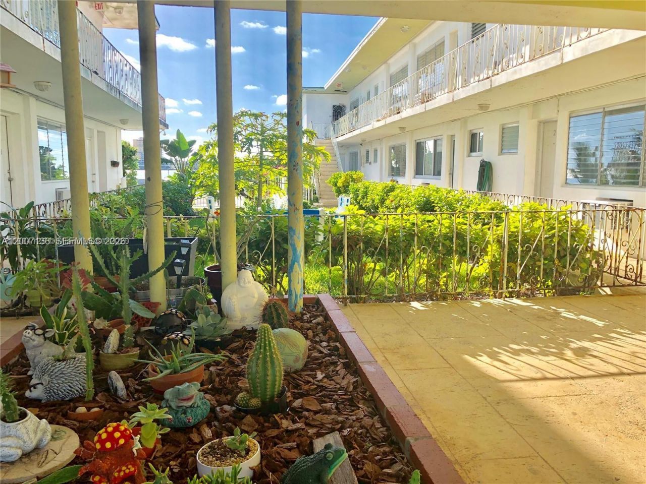 2250 Bay Dr, Unit 8, Miami Beach, FL 33141 Photo