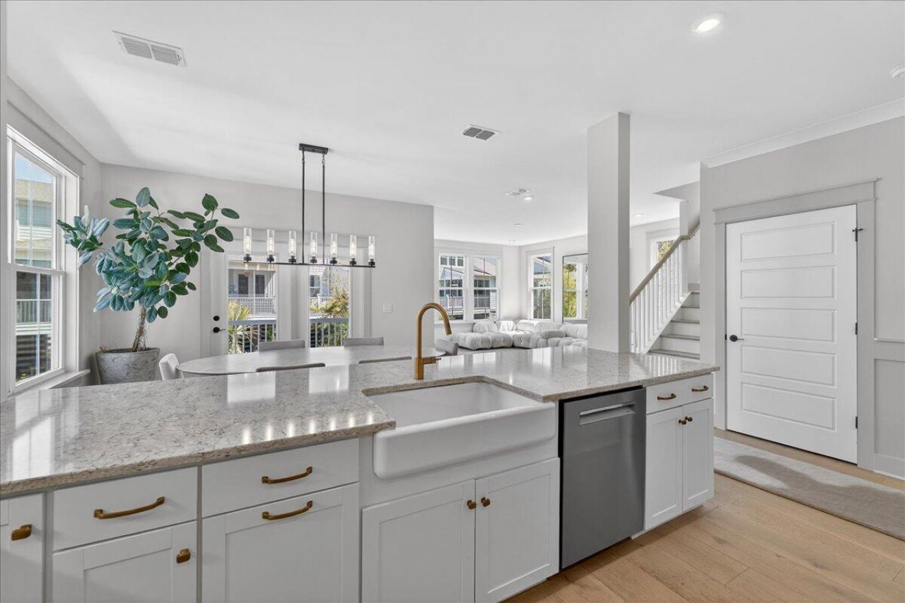 1506 N Lakeshore Drive Photo 11