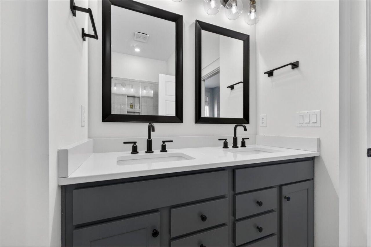 1506 N Lakeshore Drive Photo 21