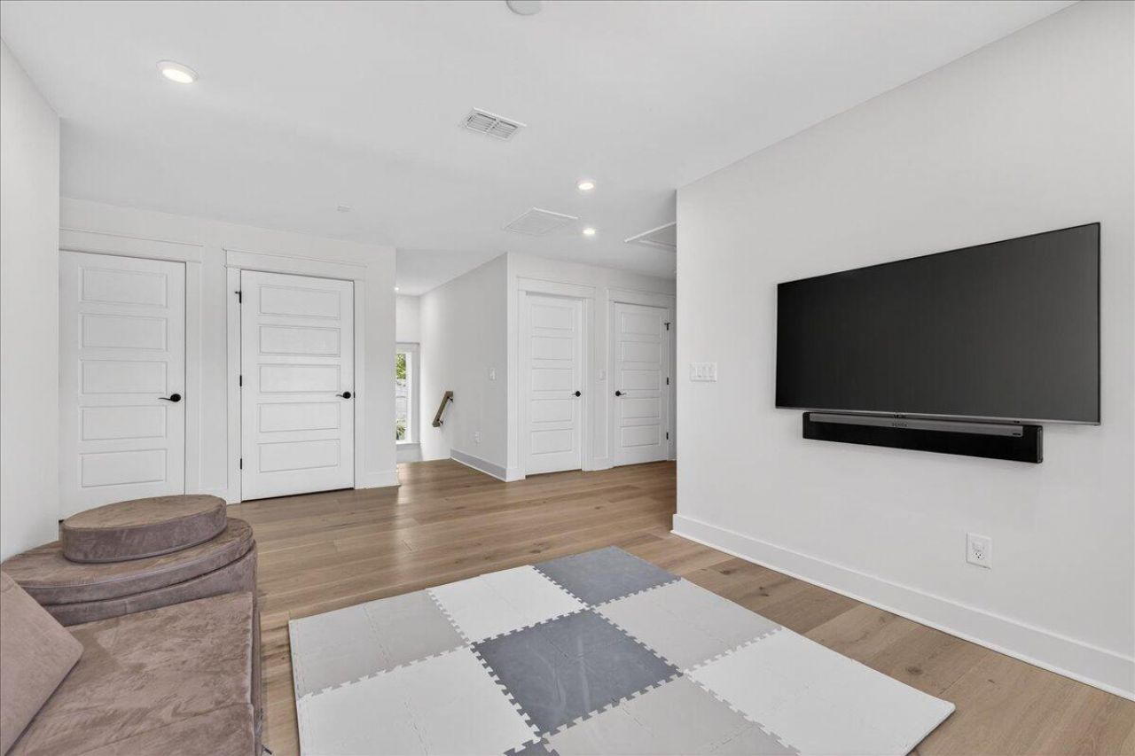 1506 N Lakeshore Drive Photo 25